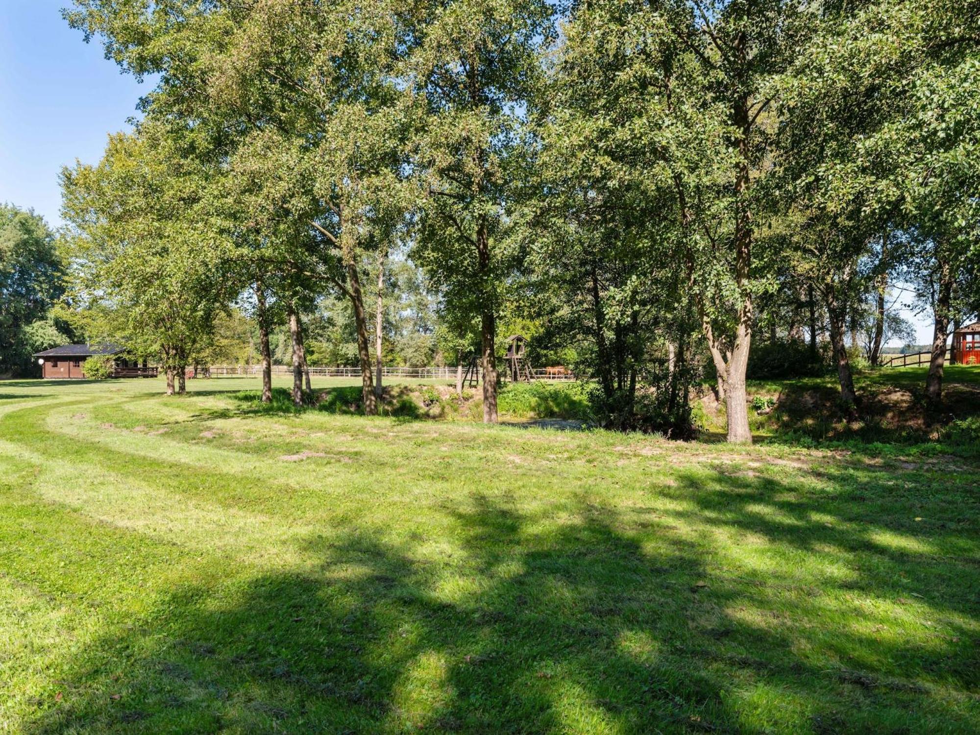 Holiday Home On A Horse Farm In The L Neburg Heath Eschede Exterior photo